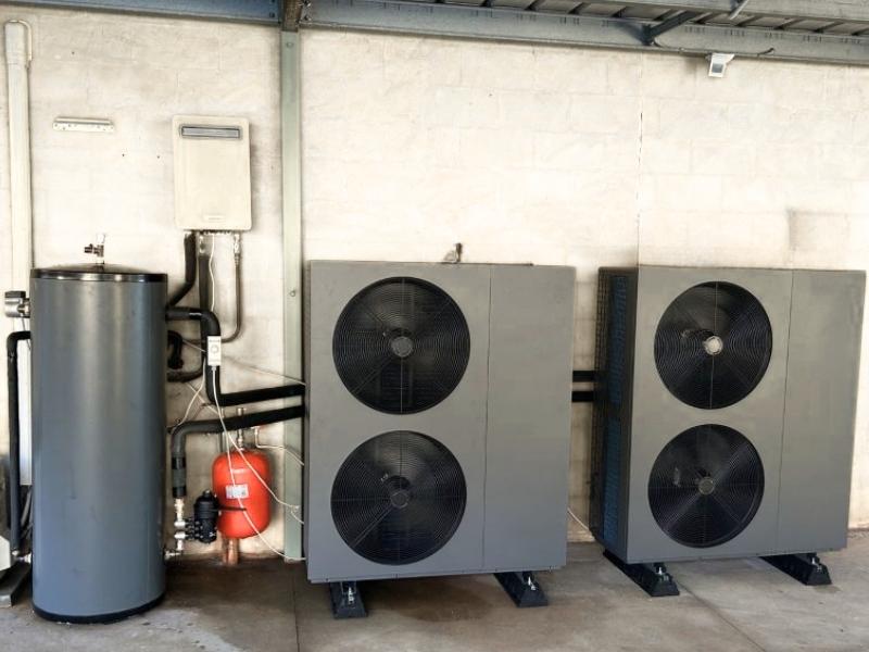 bom-nhiet-ket-hop-boiler-he-thong-nuoc-nong-trung-tam-cho-nha-may