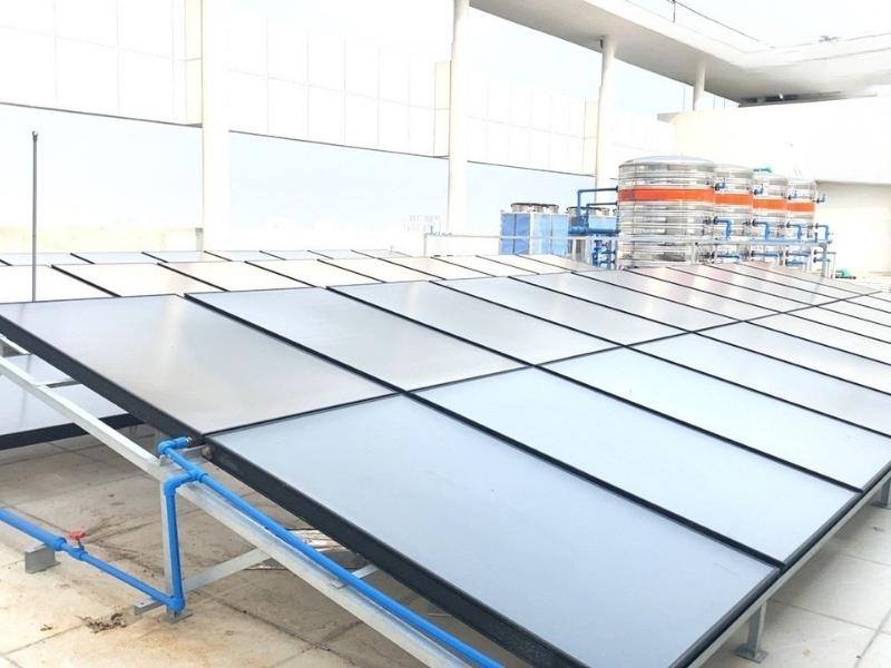 Hệ thống nước nóng trung tâm sử dụng tấm