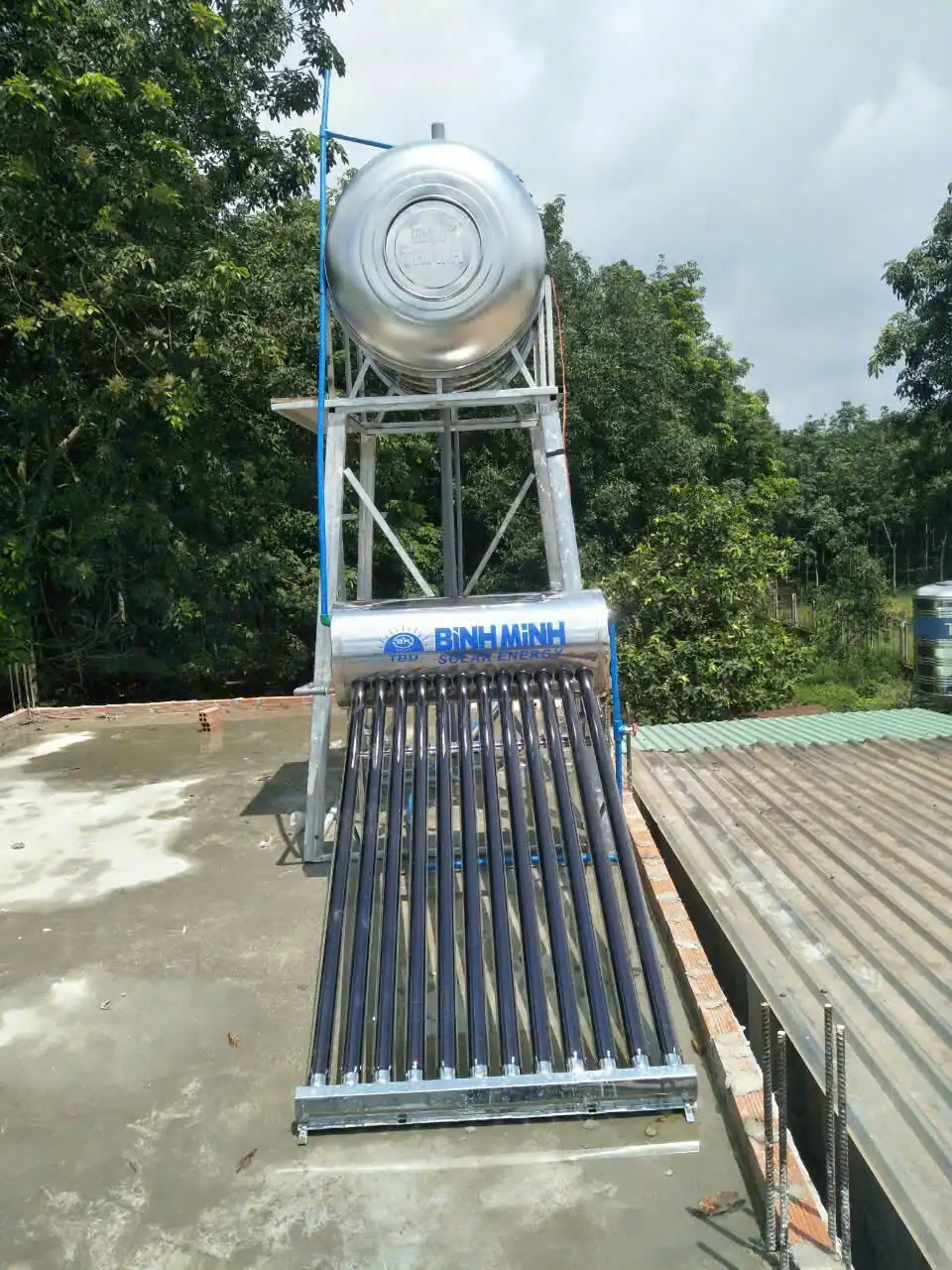 Máy nước nóng năng lượng mặt trời Bình Minh tại công trình 04